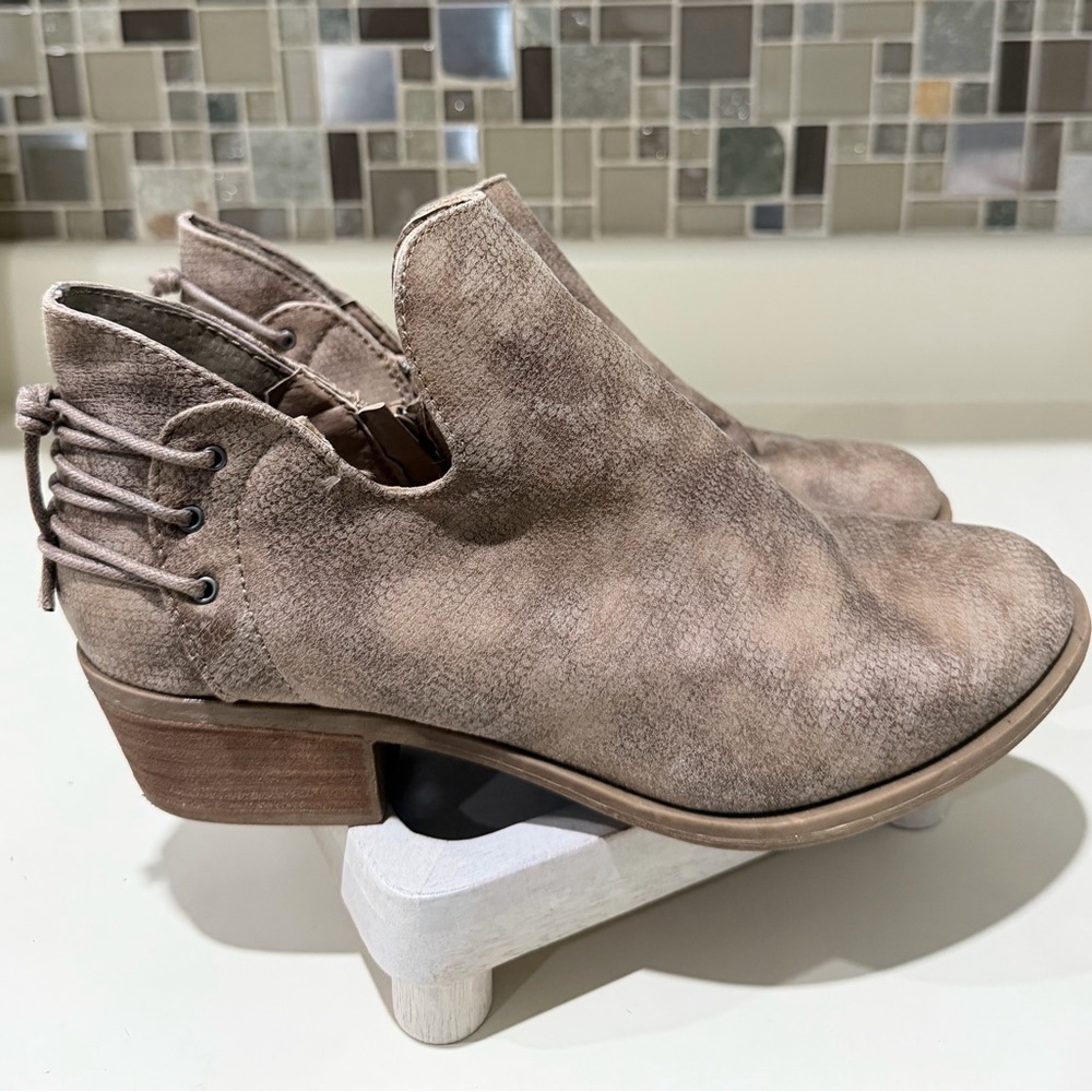 Very G Textured Brown Ankle Booties - Picture 9 of 12